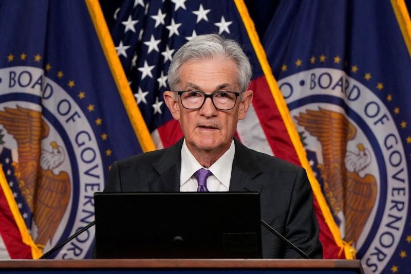 Interest rates won't drop before December, says Fed.