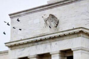 Federal Reserve Rate Cut Timing Amid Economic Uncertainty